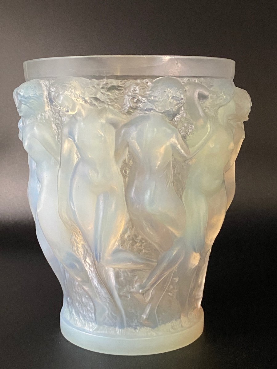 Un Vase Bacchantes En Verre Opalescent De R.lalique -photo-3