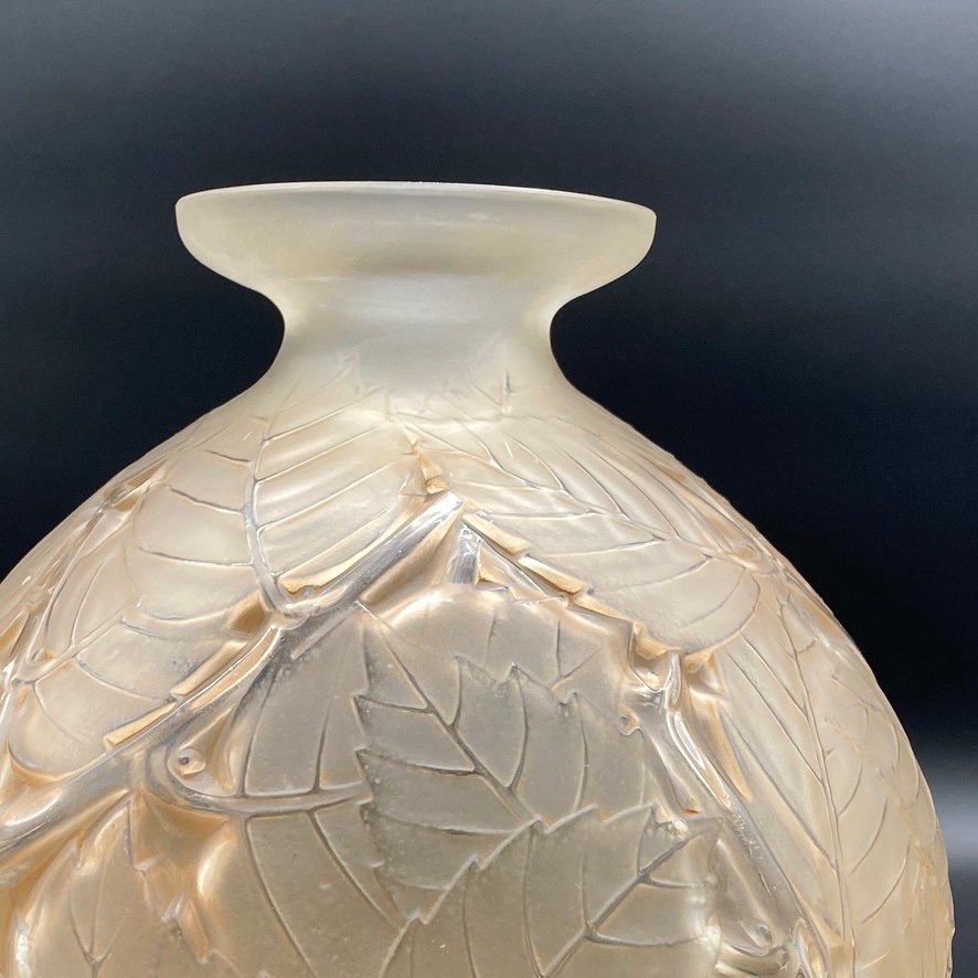 A Milan Vase By R.lalique-photo-3