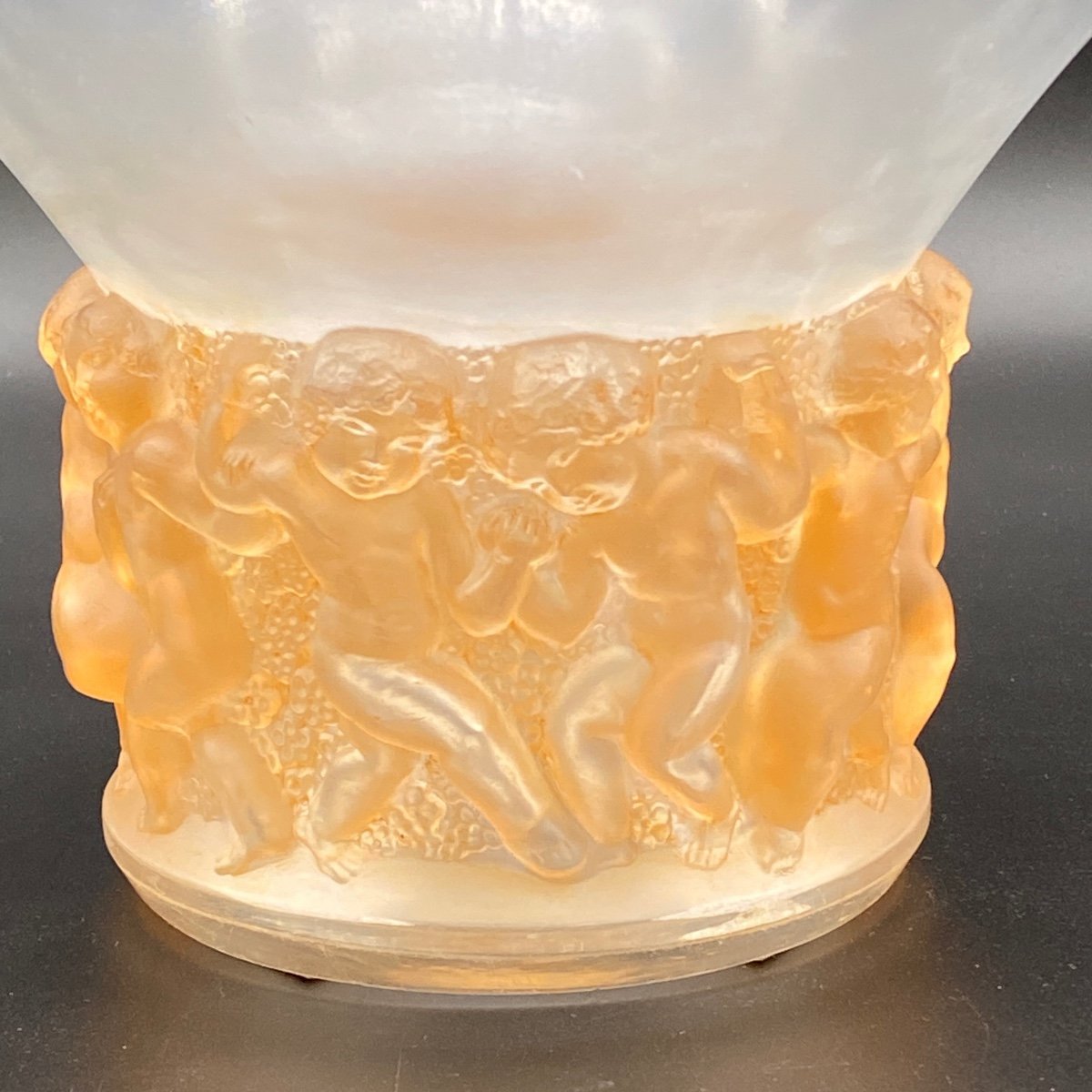 Un Vase Farandole De R.lalique -photo-3