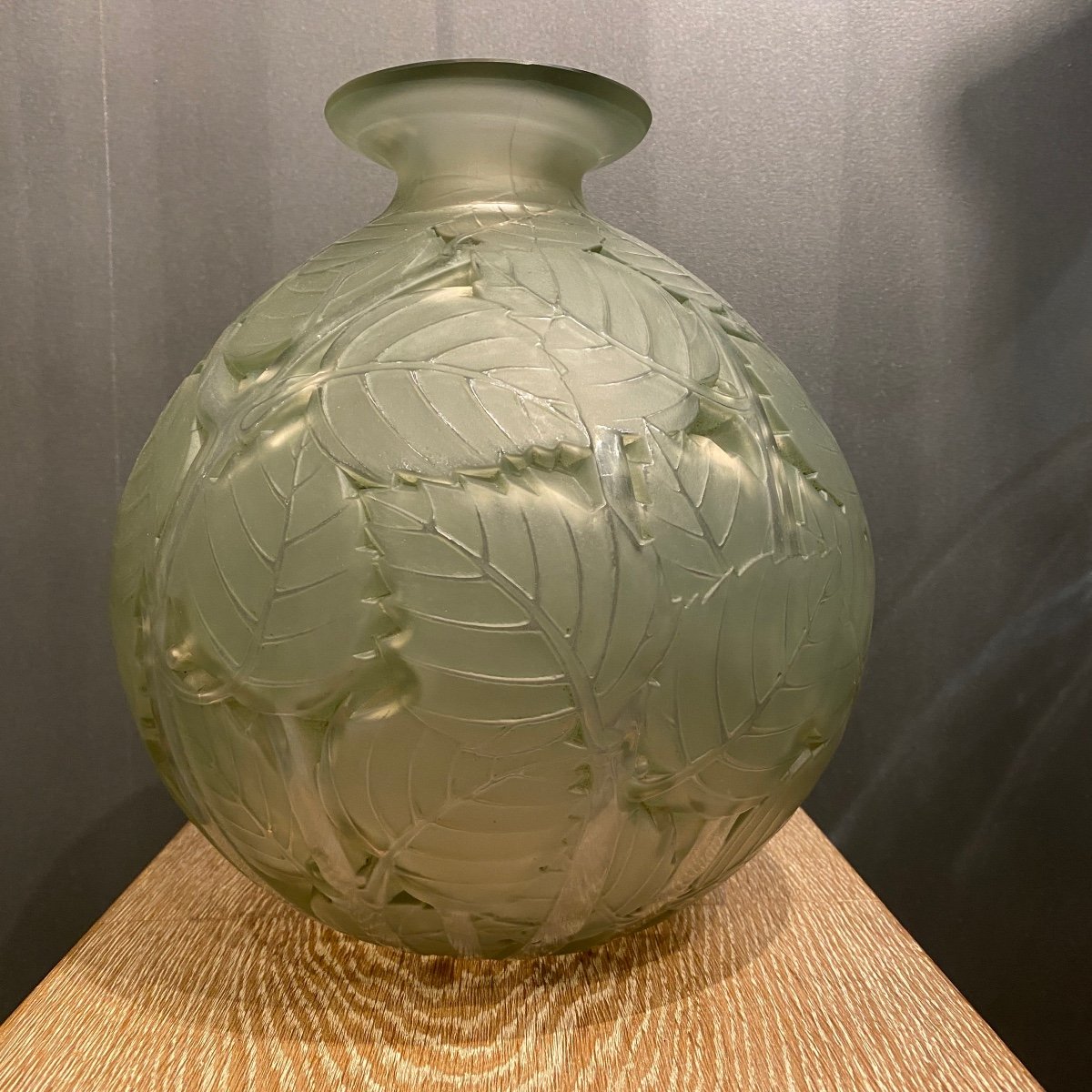 Un Vase Milan En Verre Patiné Vert De R.lalique -photo-2