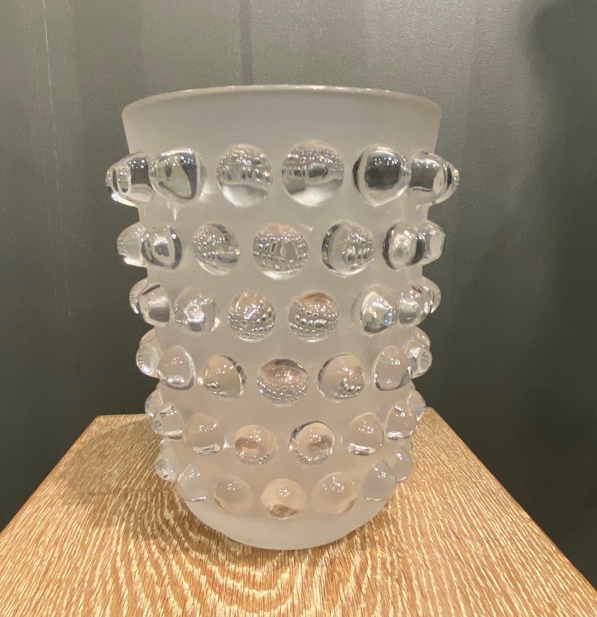 A Mossi Vase By R.lalique 