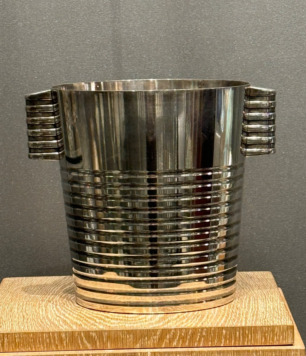 Un Seau à Champagne Ondulations De La Maison Christofle