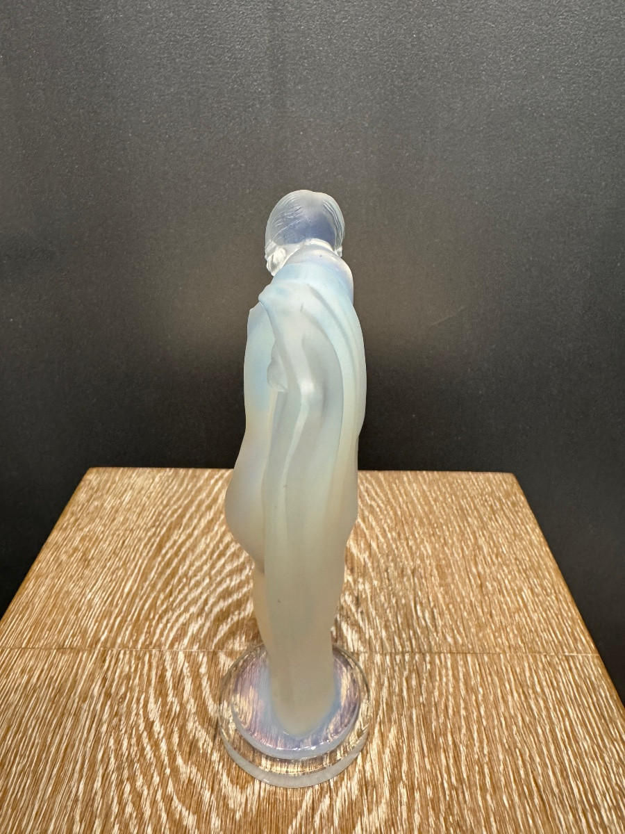 An Isadora Statuette From The Maison Etling.-photo-4