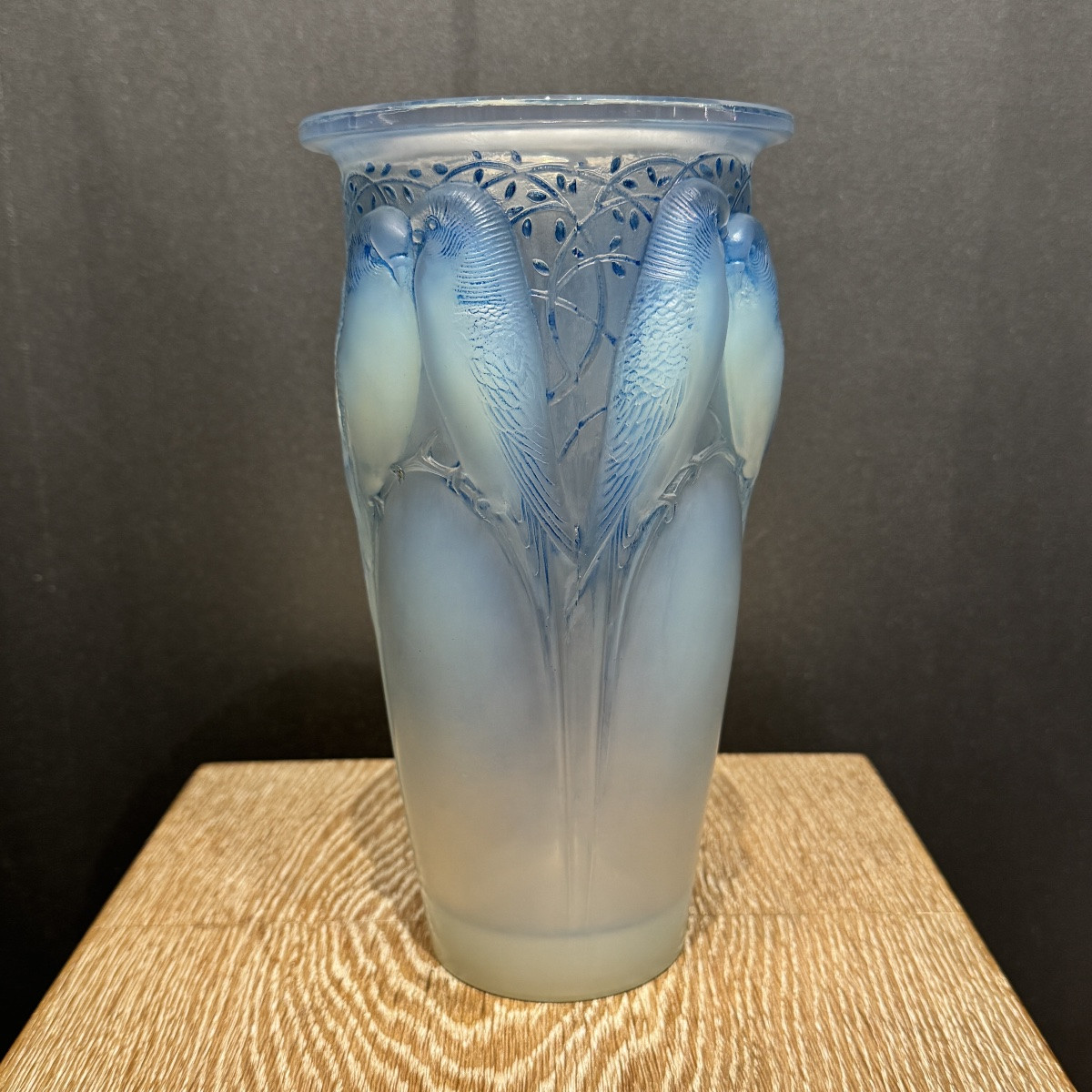 A Ceylan Vase In Opalescent Glass By R. Lalique-photo-3