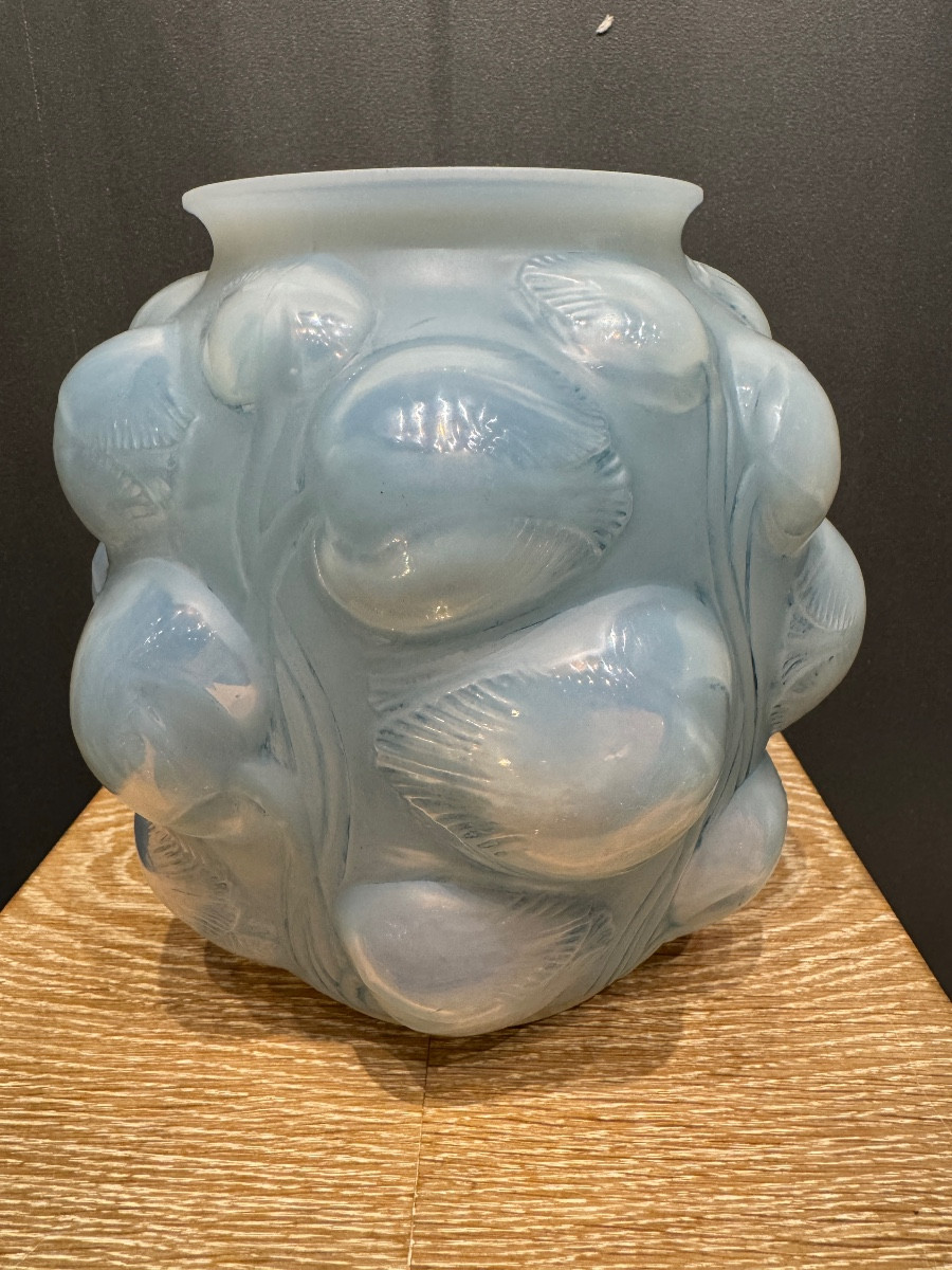 A Tulip Vase By R. Lalique-photo-2