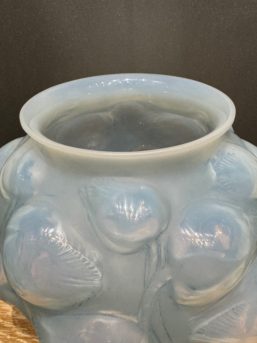 A Tulip Vase By R. Lalique-photo-1