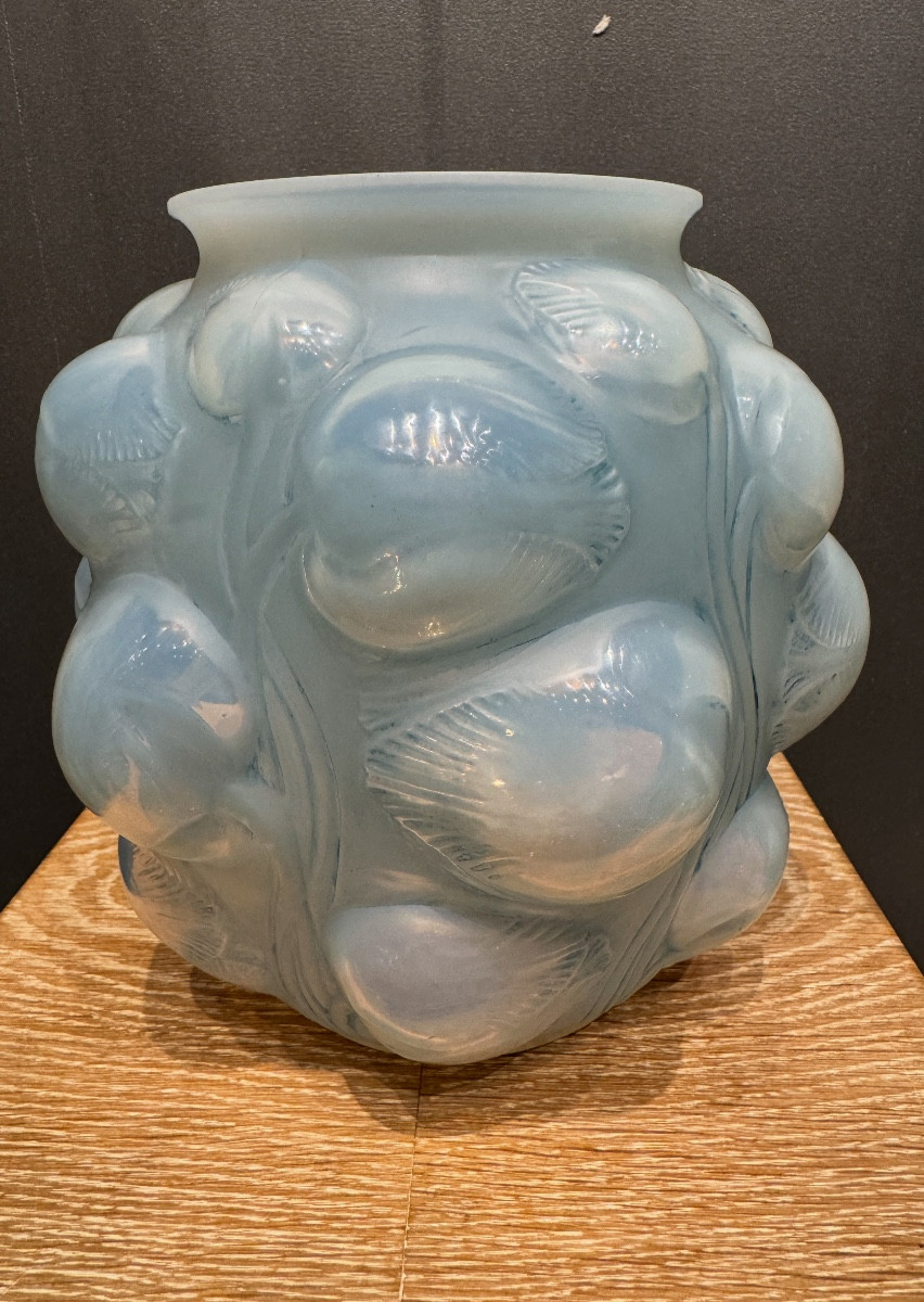 A Tulip Vase By R. Lalique