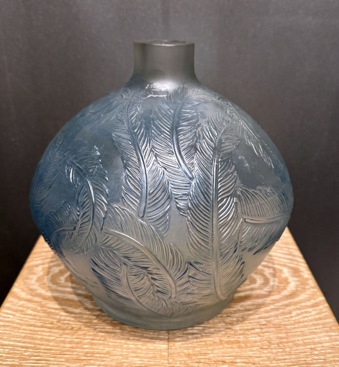 Un vase Plumes de R.Lalique 