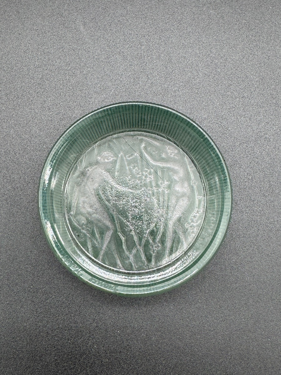 A Rlalique Two Figurines Vase .-photo-3