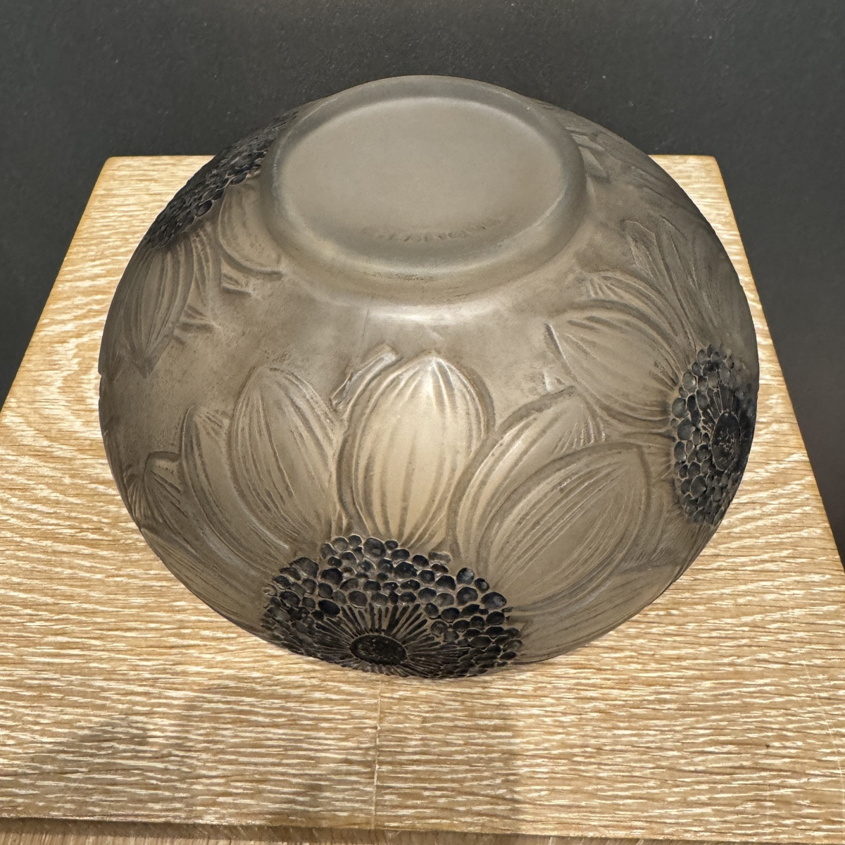 A Dahlia Vase By R. Lalique-photo-7