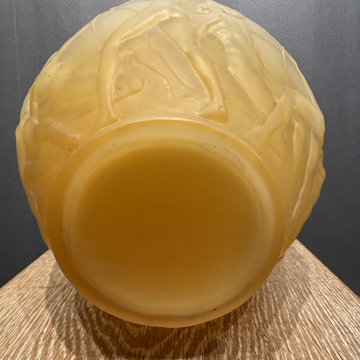 Vase Archer de R.lalique en verre orange.-photo-4