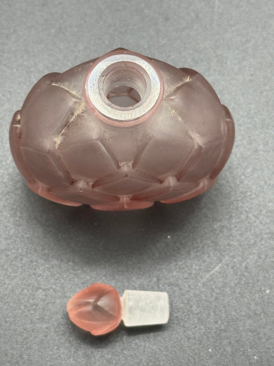 un flacon Marquila de R.lalique -photo-1