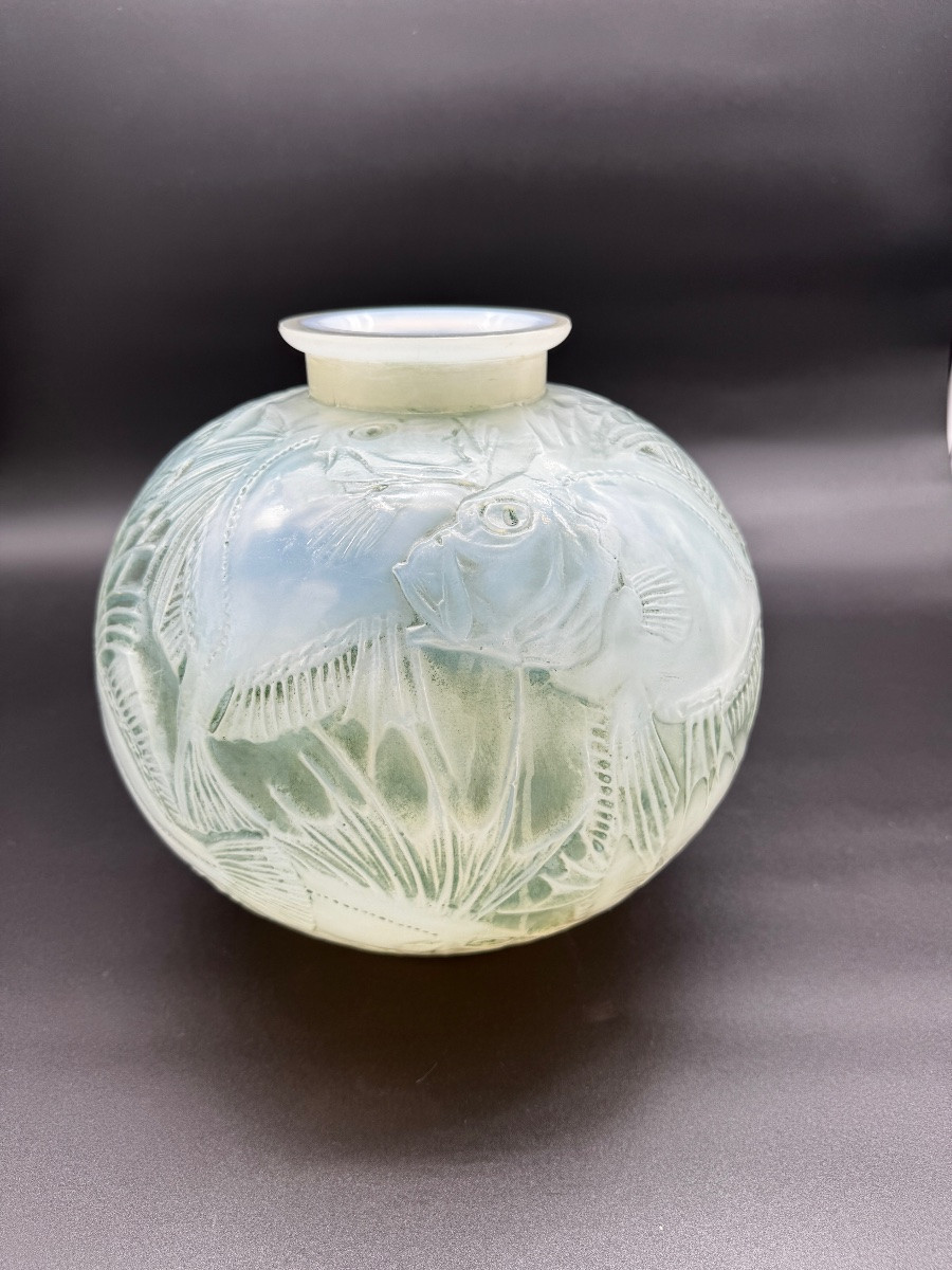 An Opalescent Poissons Vase By R. Lalique-photo-7