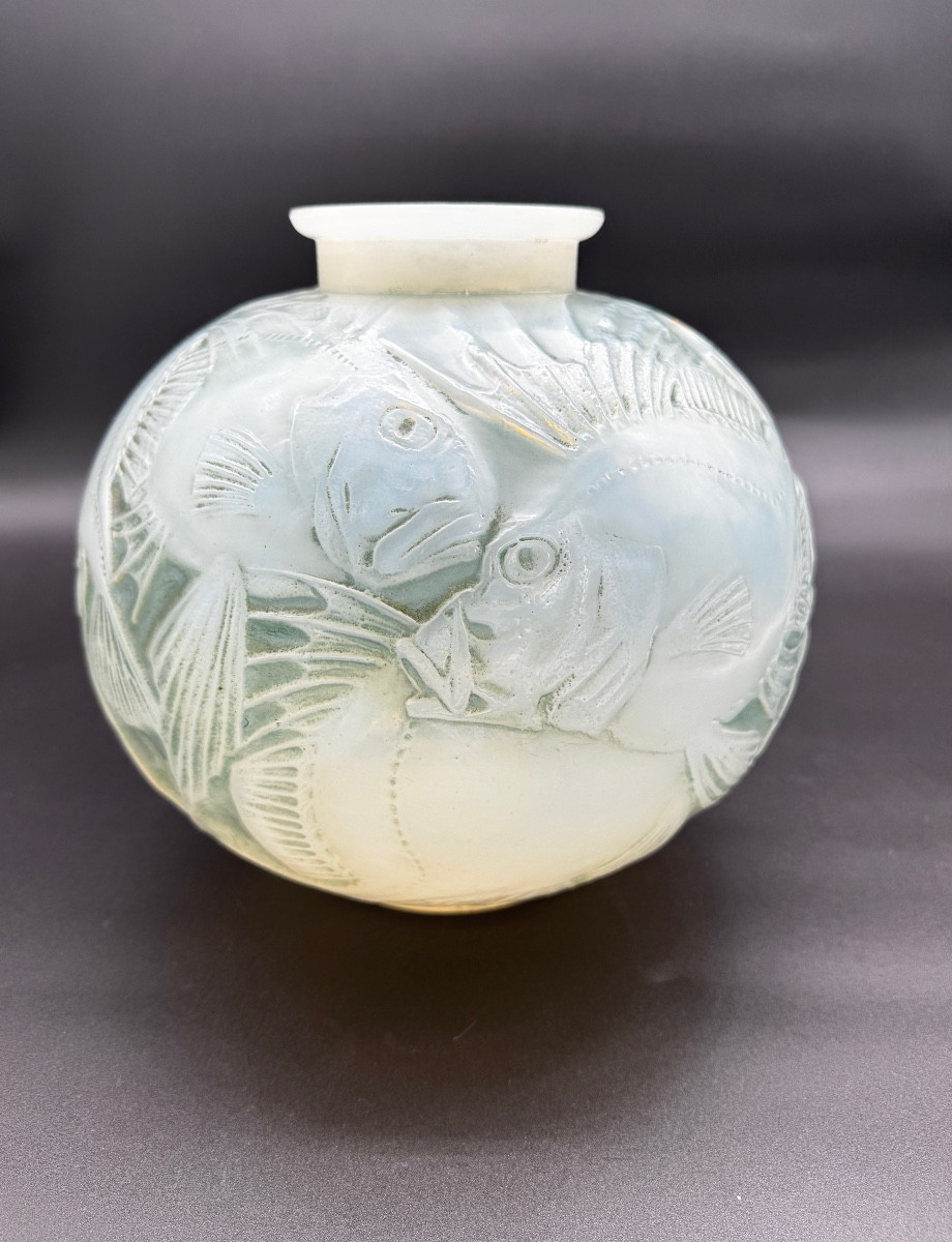 An Opalescent Poissons Vase By R. Lalique