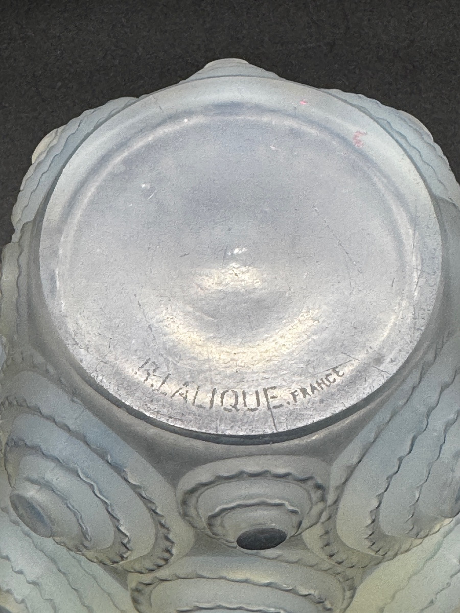A Spirales Vase In Opalescent Glass By R.lalique-photo-2