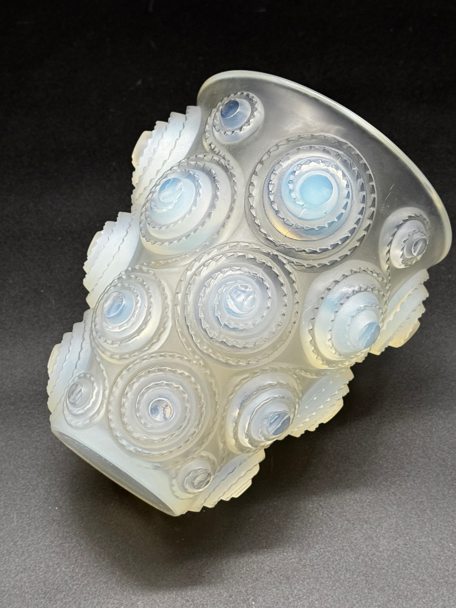 A Spirales Vase In Opalescent Glass By R.lalique-photo-3