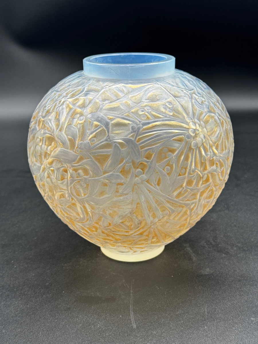 A Gui Vase By R. Lalique-photo-2