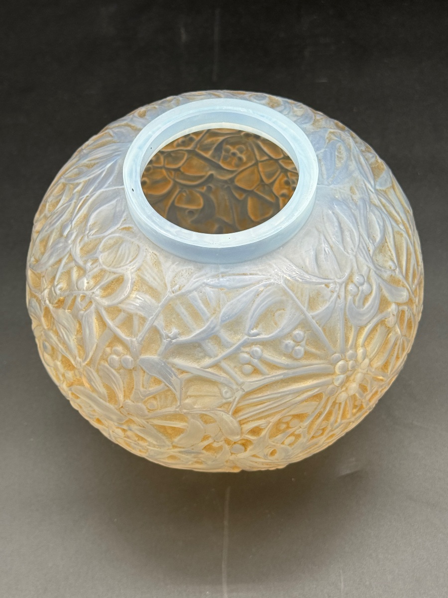 A Gui Vase By R. Lalique-photo-3