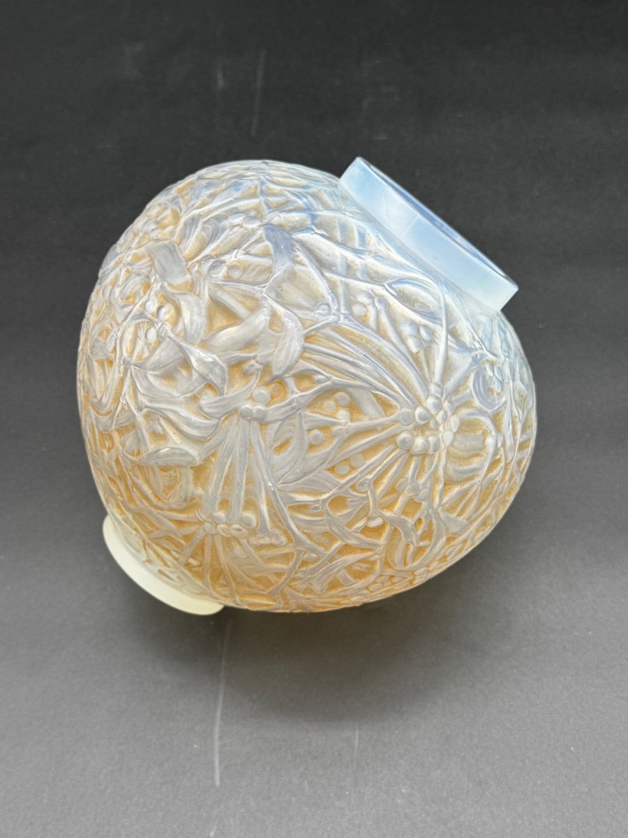 A Gui Vase By R. Lalique-photo-4