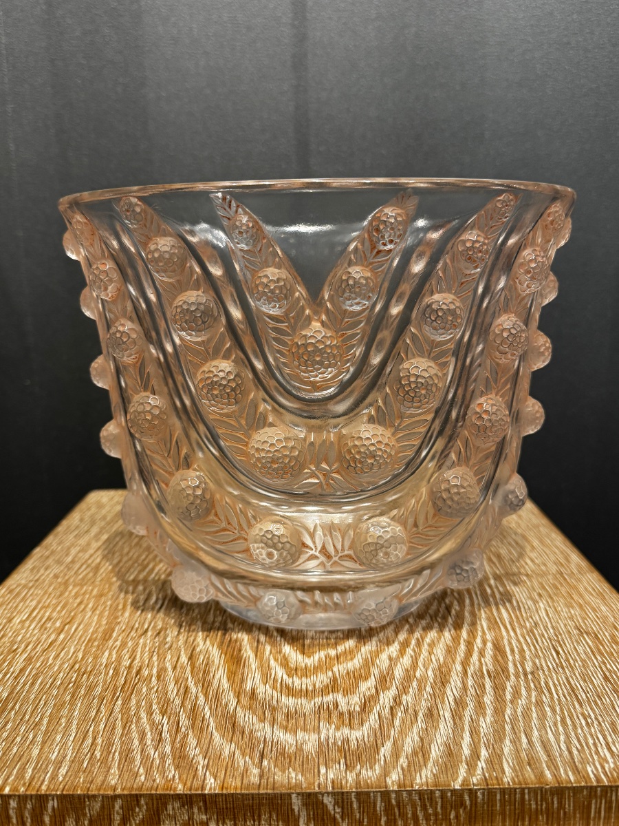un vase Vichy de R.Lalique