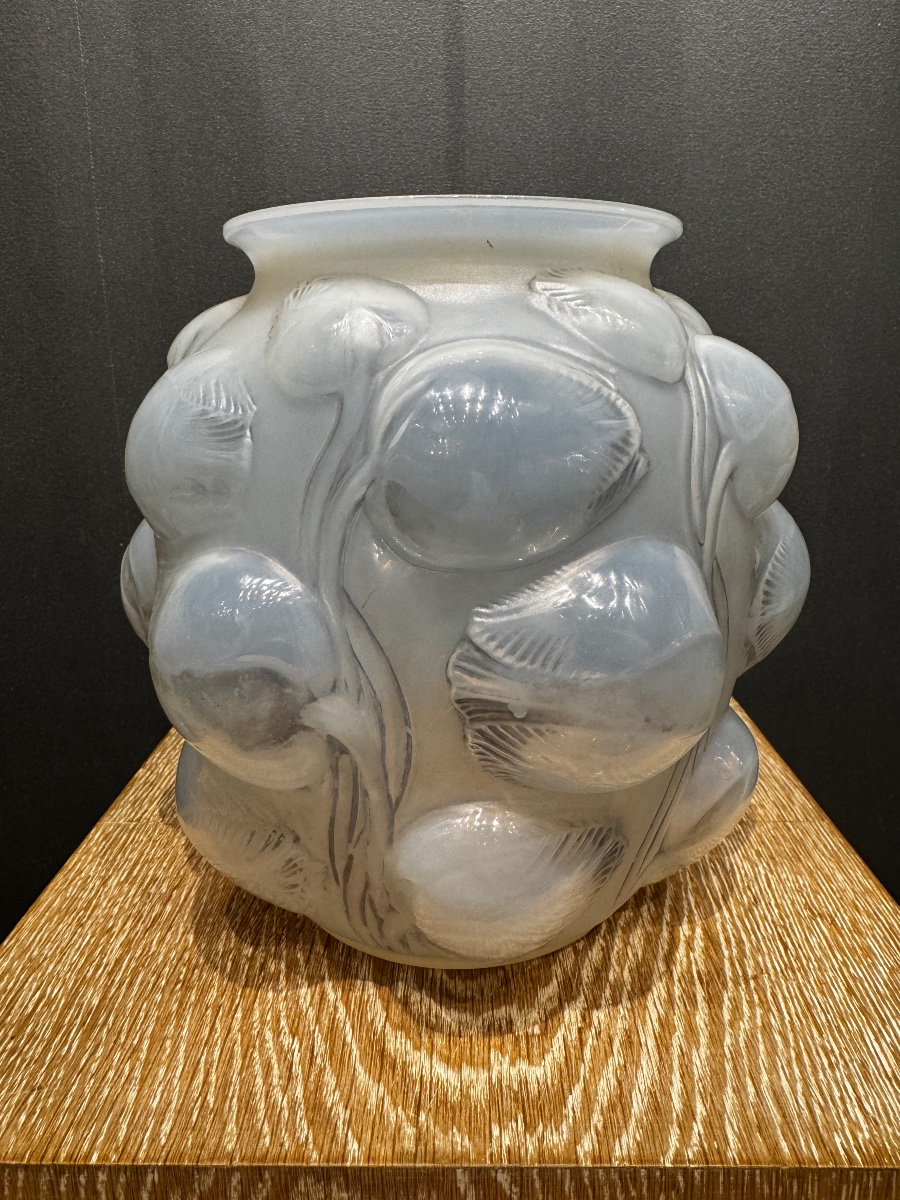 A "tulips" Vase By R. Lalique -photo-1