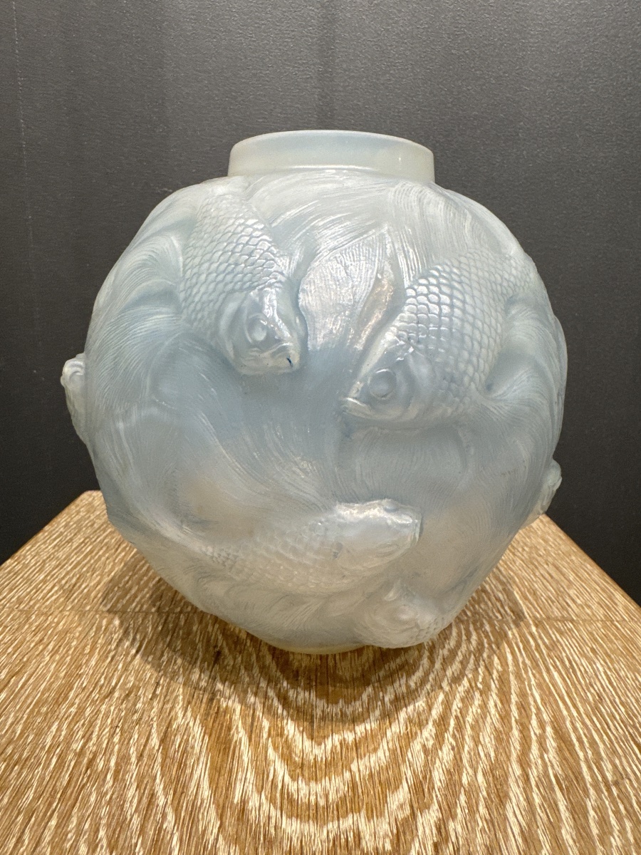 un vase Formose en verre opalescent de R.Lalique