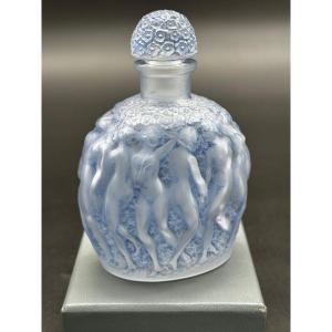 un flacon Calendal de R.Lalique pour Molinard