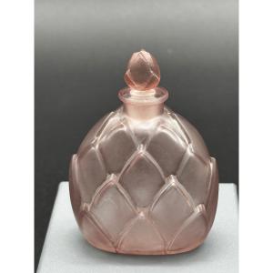 un flacon Marquila de R.lalique 