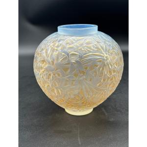 A Gui Vase By R. Lalique