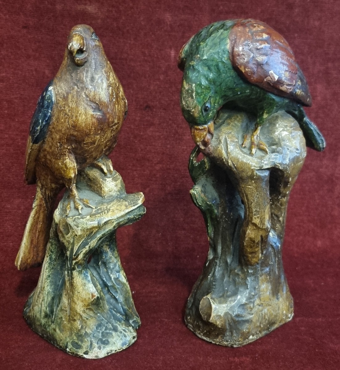 PAIRE DE PERROQUETS EN BOIS SCULPTE ET LAQUE - VENISE XVIII SIECLE