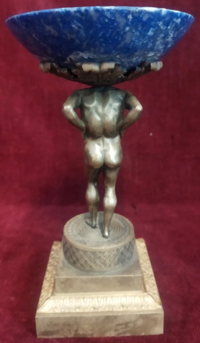 SCULPTURE EN BRONZE  - Atlas tenant une coupe en lapis-lazuli -photo-3