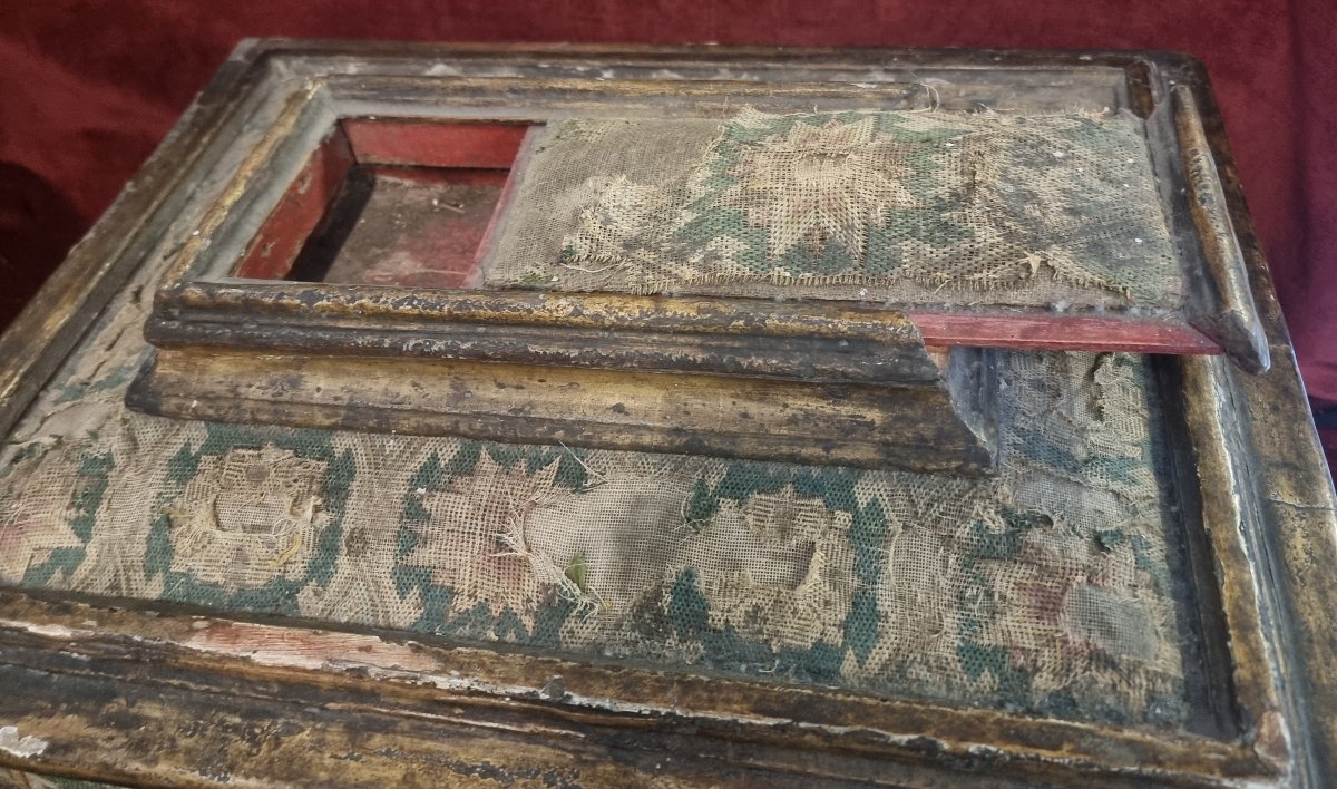 Lacquered Wooden Jewelry Box With Gold-tone Fabric - 16th-century Venice-photo-3