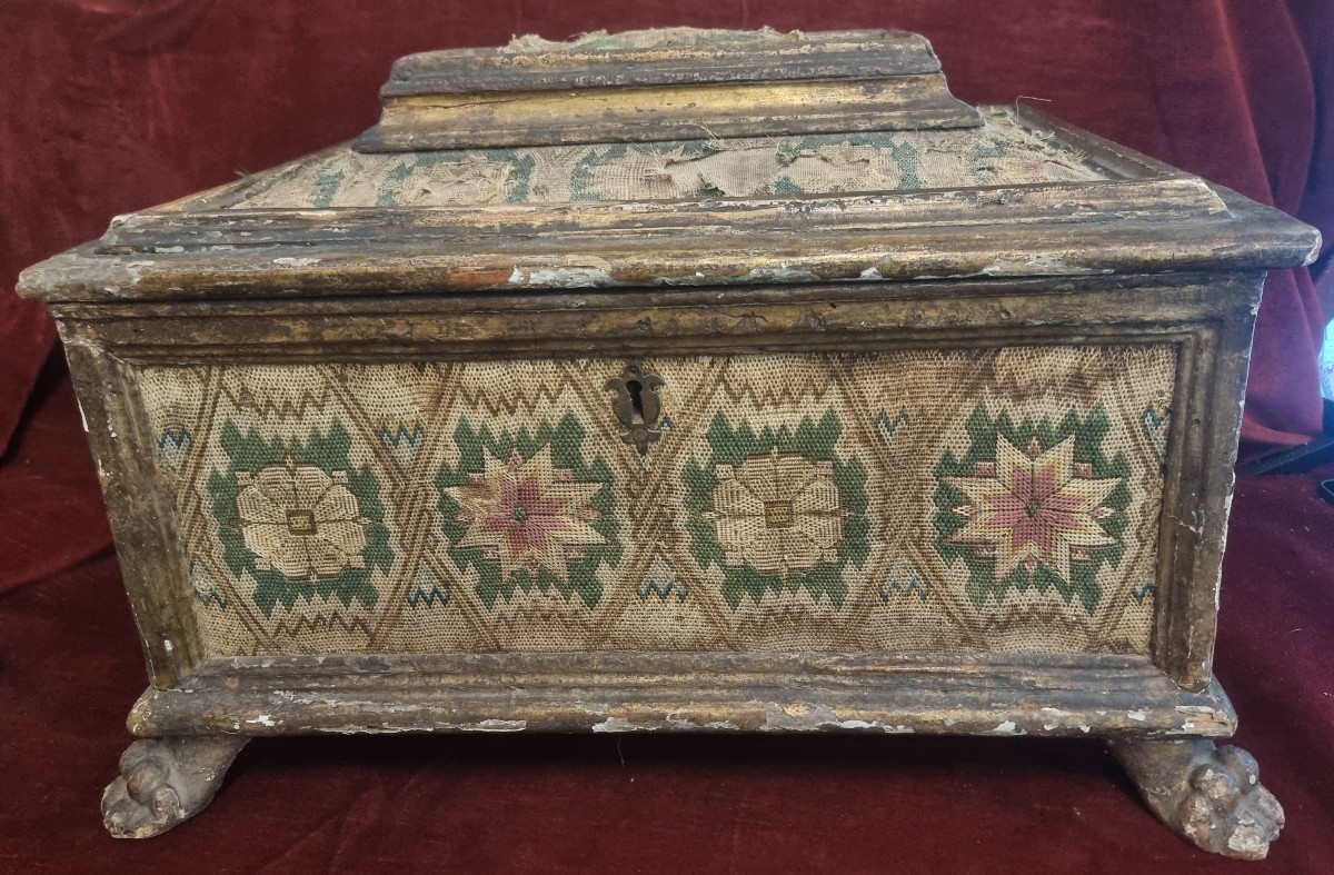 Lacquered Wooden Jewelry Box With Gold-tone Fabric - 16th-century Venice