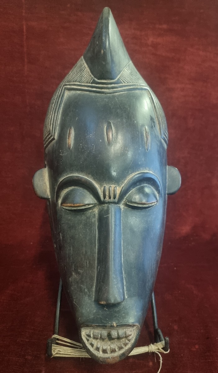 Masque africain en bois sculpté - Baoulé Ndoma - Milieu du XXe siècle