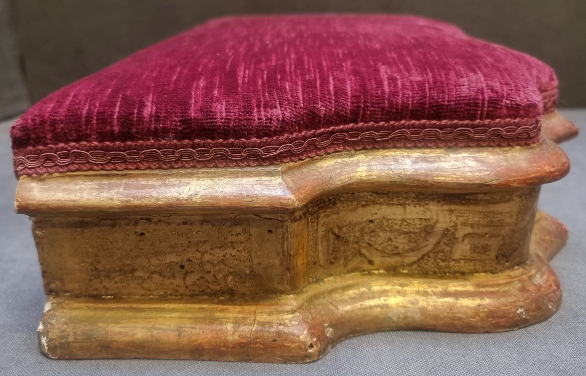 Socle en bois doré et velours rouge – Italie, fin du XVIIe siècle-photo-4