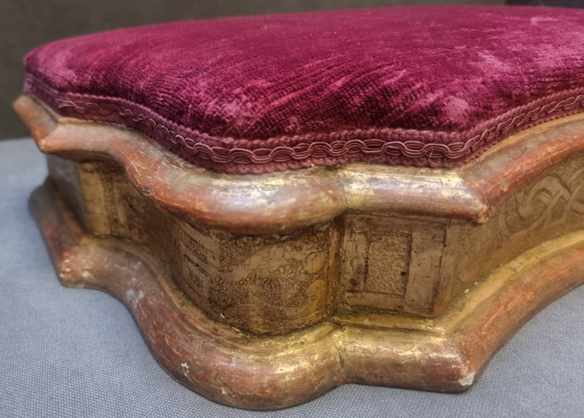 Socle en bois doré et velours rouge – Italie, fin du XVIIe siècle-photo-3