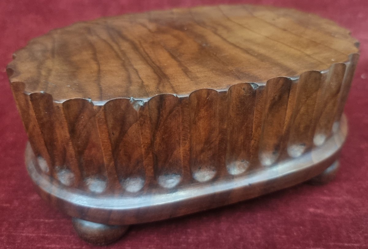 Hand-painted Porcelain Figurine On A Wooden Base - Knight - Meissen, Germany - Mid-18th Century-photo-2