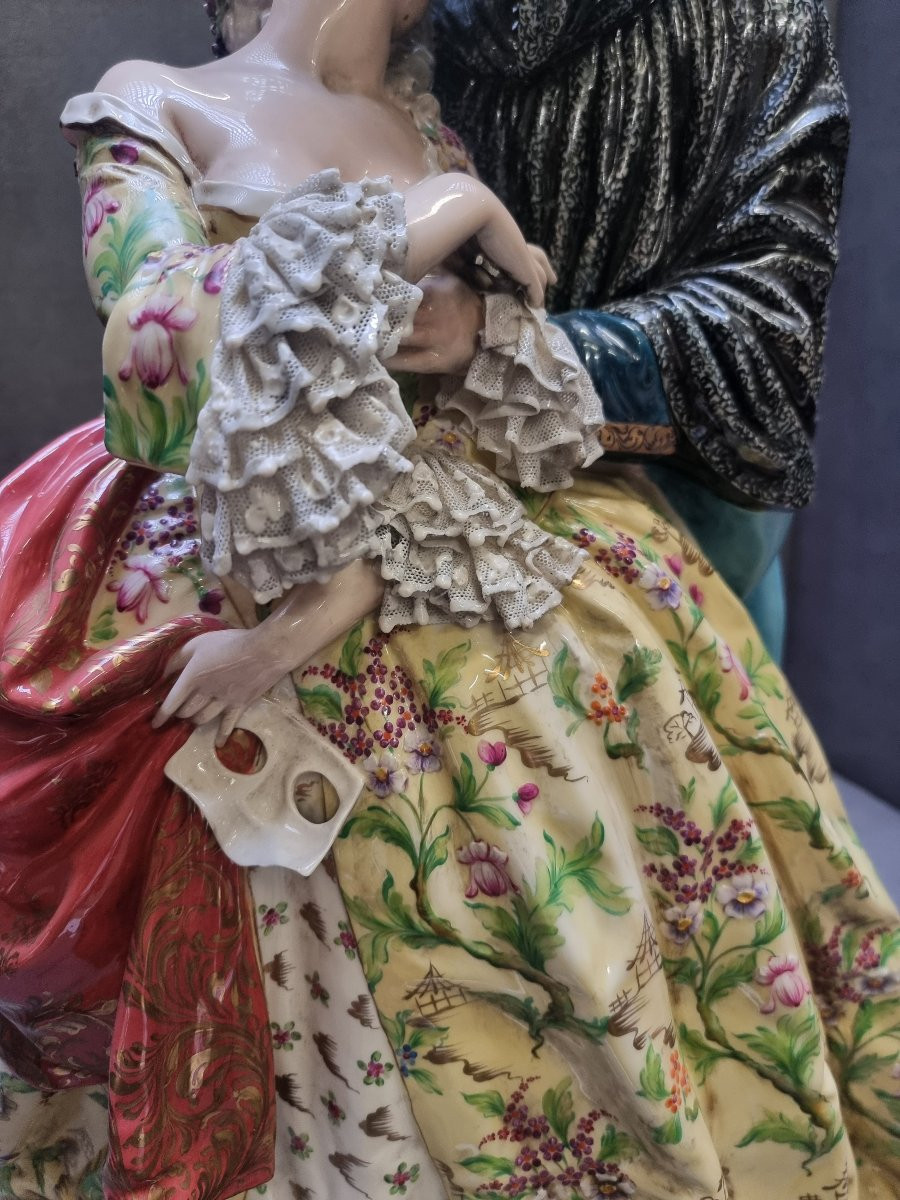 Painted Porcelain Sculpture - Venetian Couple / The Kiss - Luigi Fabris - Italy-photo-3