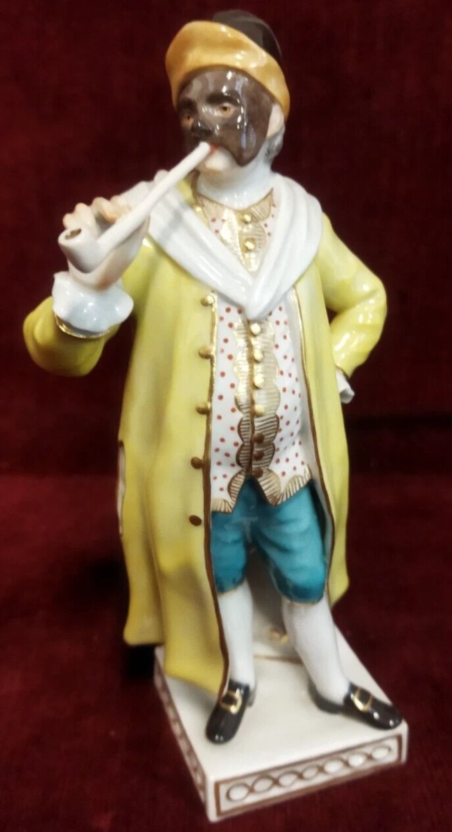 FIGURINE EN PORCELAINE PEINTE  MEISSEN - XXe SIÈCLE / début des années 1900