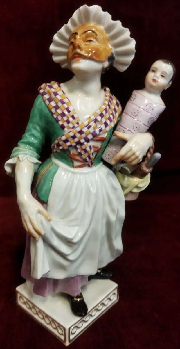 FIGURINE « GNAGA » EN PORCELAINE PEINTE  MEISSEN - XXe SIÈCLE / début des années 1900