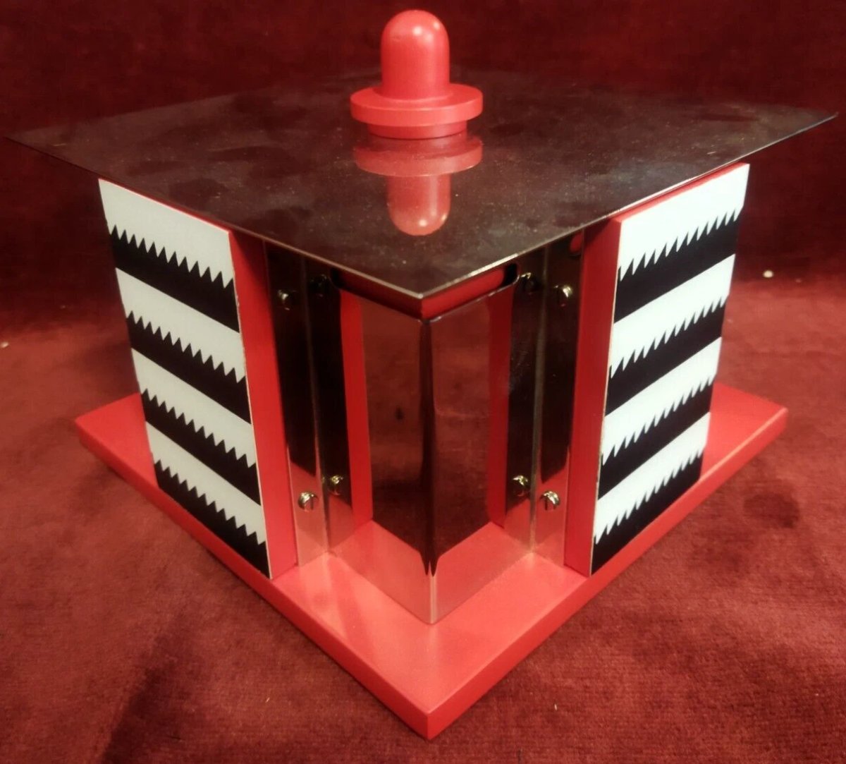 Nathalie Du Pasquier   Lidded Box  1983  Objects For The Electronic Age Arc74 Milan-photo-2