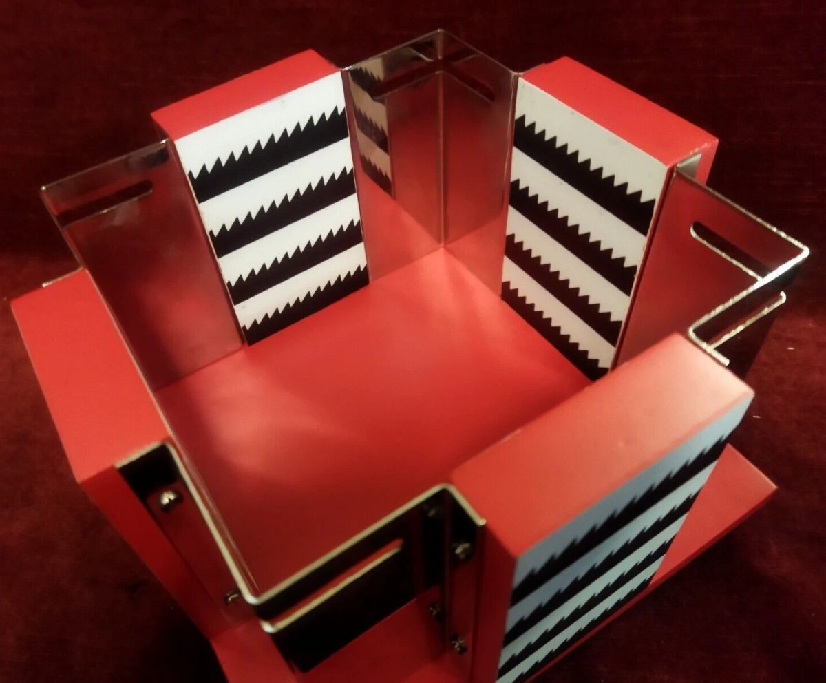 Nathalie Du Pasquier   Lidded Box  1983  Objects For The Electronic Age Arc74 Milan-photo-5