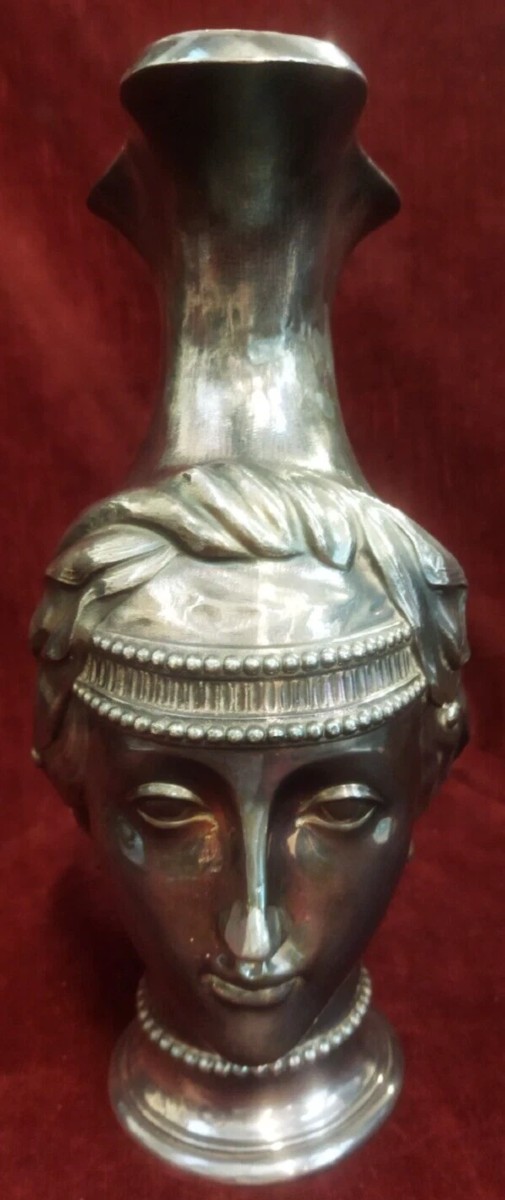 Cruche en argent à décor de visage de femme  - France - fin du XVIIIe siècle