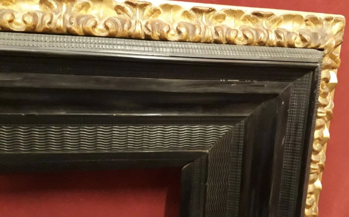 Flemish Frame With Ebony Veneer, Featuring Carved And Gilded Wood, 17th Century-photo-3