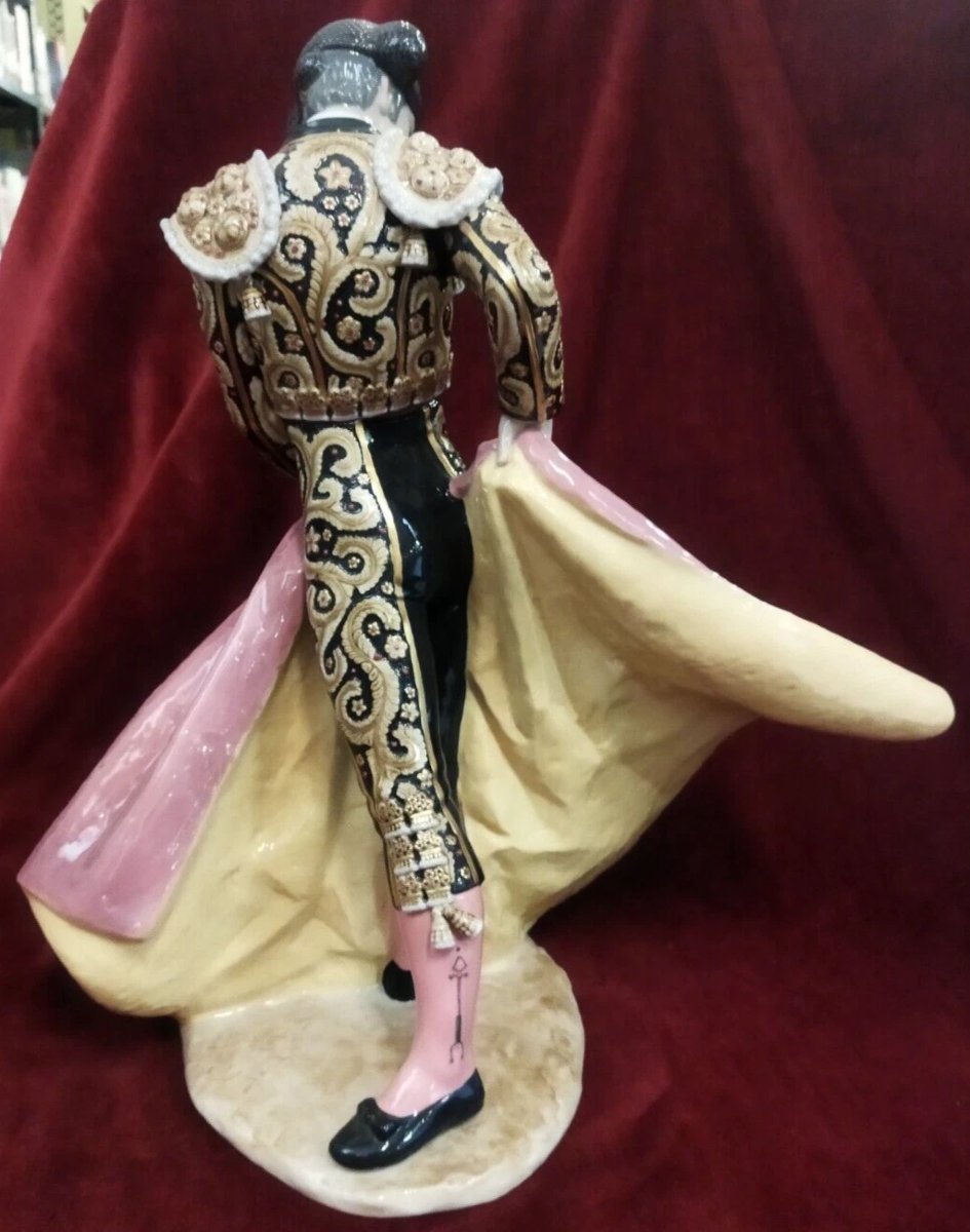 Lladro' Painted Porcelain Bullfighter - Spain, No. 221/250 - Malavia-photo-4