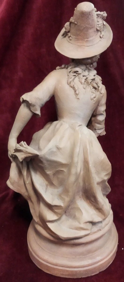 SCULPTURE ÉROTIQUE EN TERRE CUITE  - FEMME LEVANT SA JUPE-photo-3