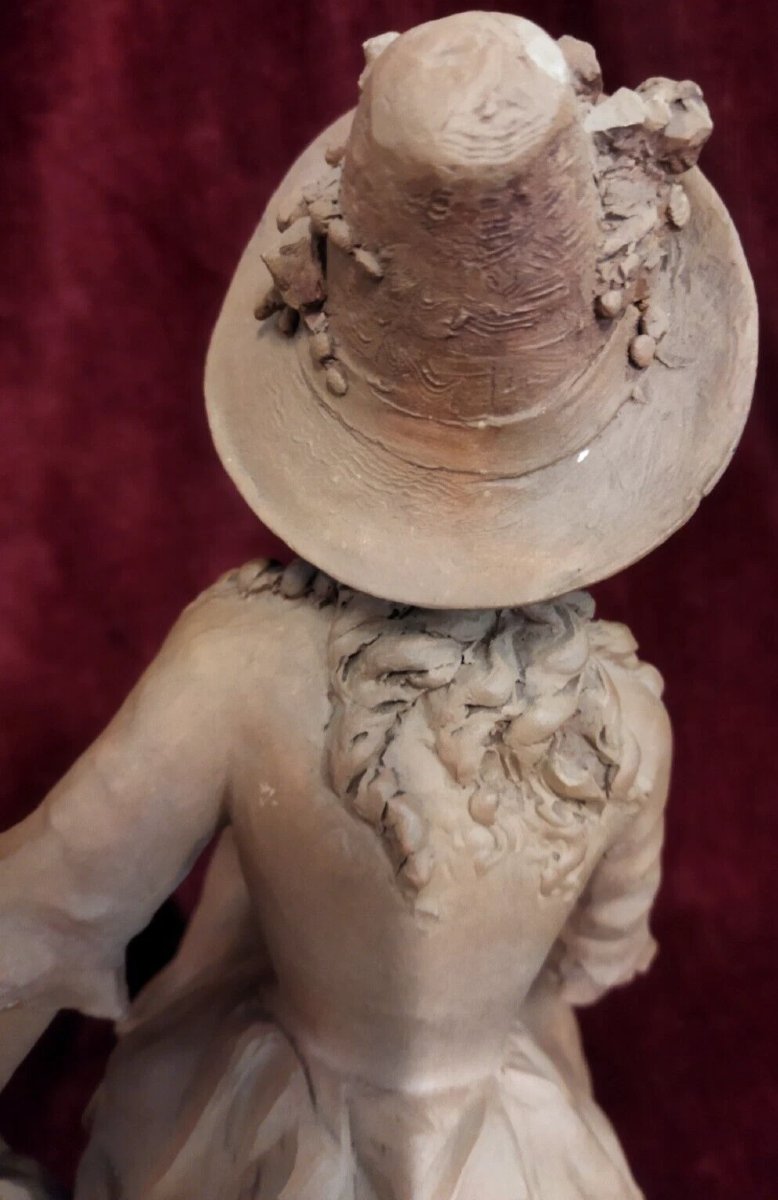 SCULPTURE ÉROTIQUE EN TERRE CUITE  - FEMME LEVANT SA JUPE-photo-6