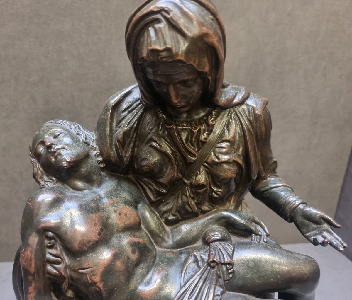 Sculpture en bronze de la Pietà de Michel-Ange - Milieu du XIXe siècle - Italie centrale-photo-1