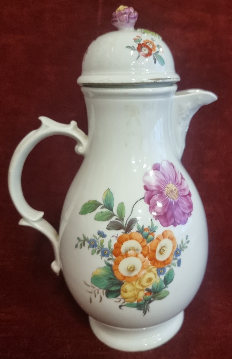 Cafetière en porcelaine peinte - Fürstenberg  XIXe siècle