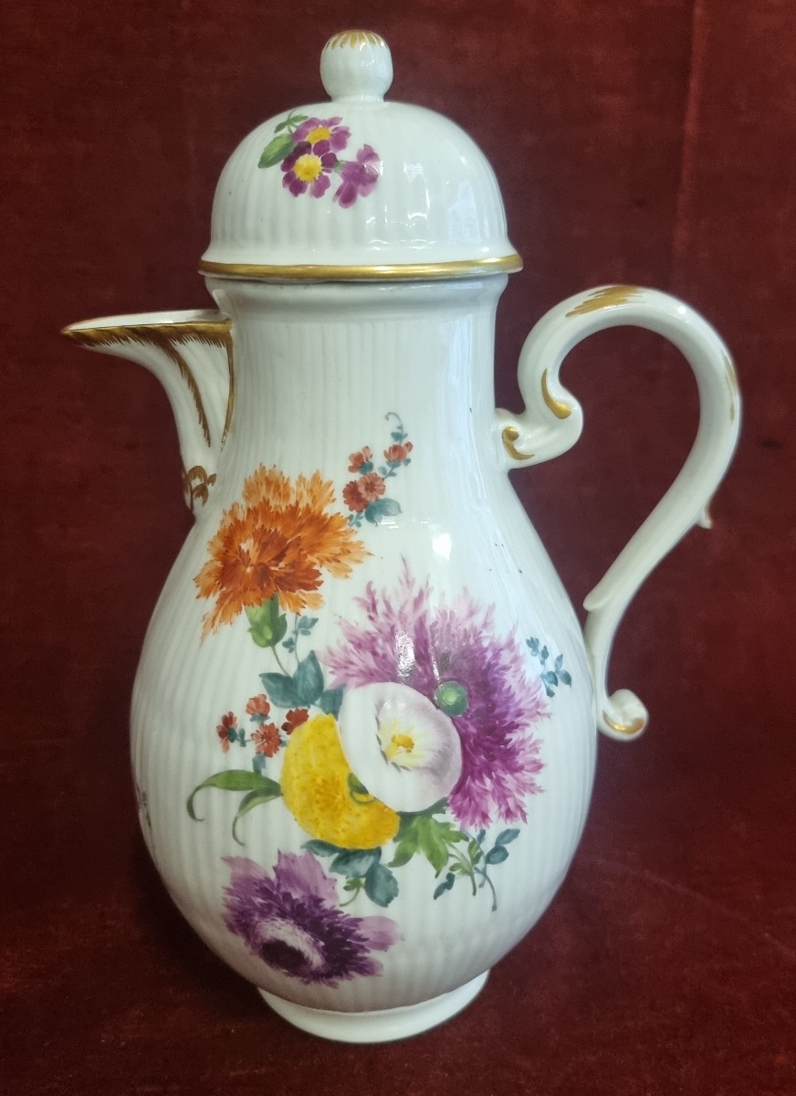 Cafetière en porcelaine peinte - Allemagne  - Milieu du XIXe siècle
